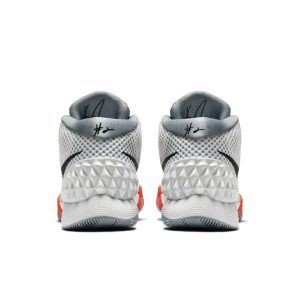nike-kyrie 705277-100