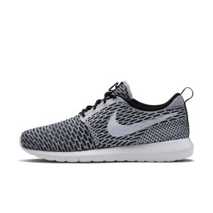 Nike Roshe Run Flyknit Black White