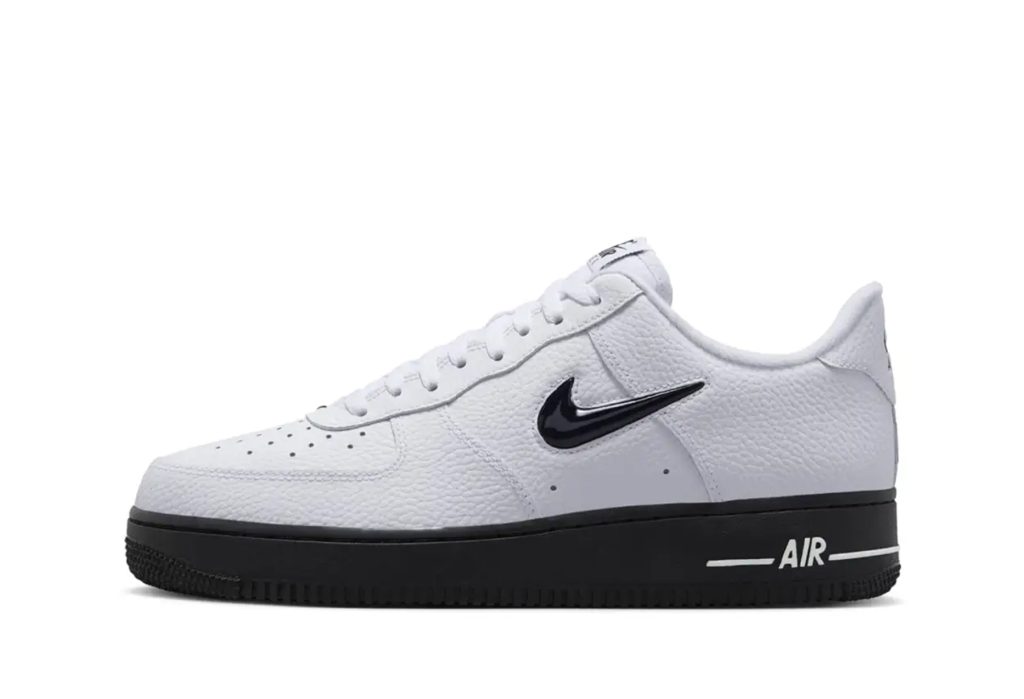nike-air-force HQ3826-100