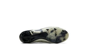 new-balance-sneaker UF1F5TY