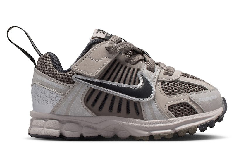 nike-vomero HF7000-010