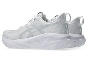 asics-novablast 1012B765-100