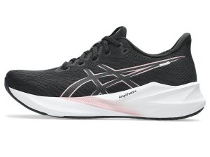 ASICS VERSABLAST 4 “Black / Morganite” (1012B775-003)