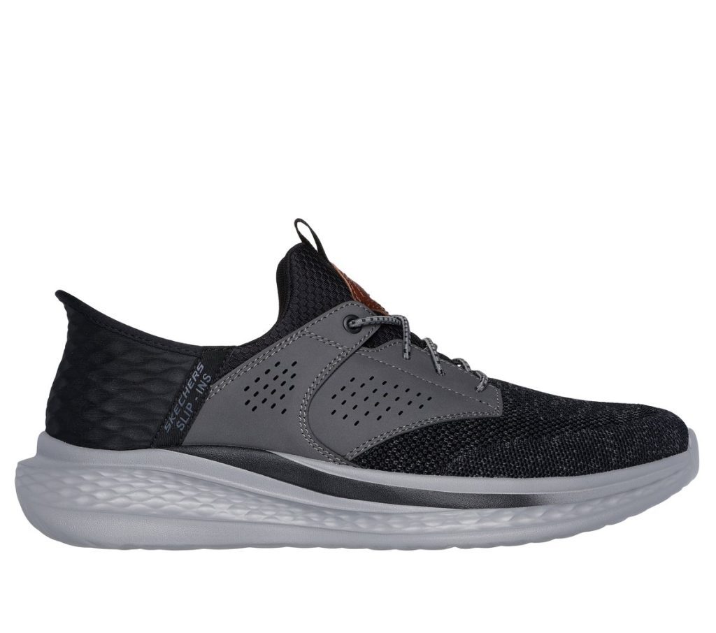 skechers-relaxed-fit 210889_BKGY