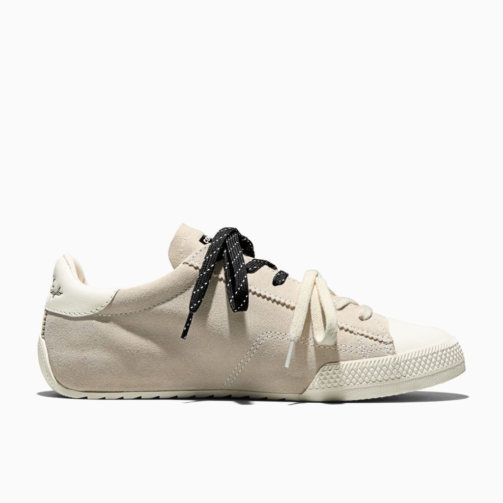 converse-sneaker A16122C