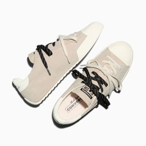 converse-sneaker A16122C