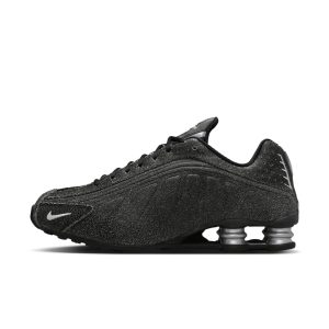 Nike Shox R4 “Distressed Leather – Black” (IO4544-002)