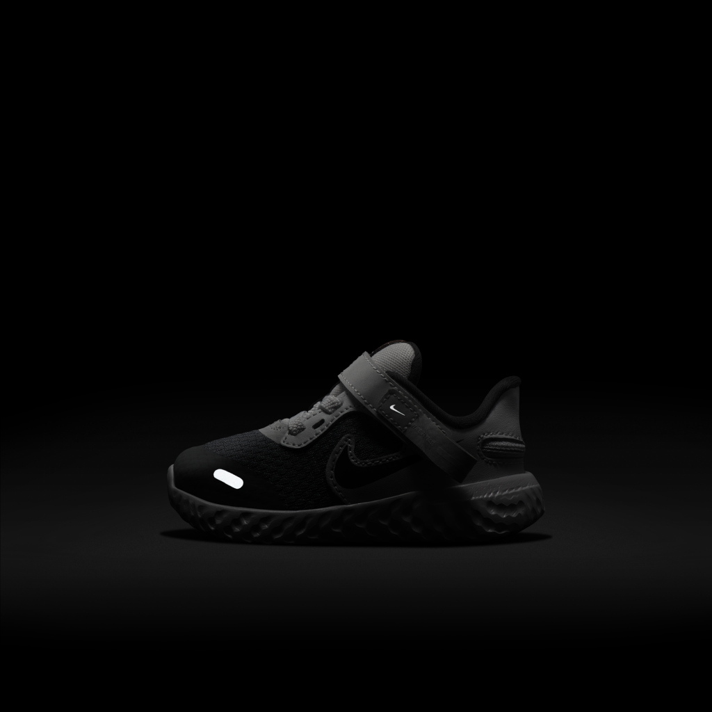 nike-revolution CQ4651-090