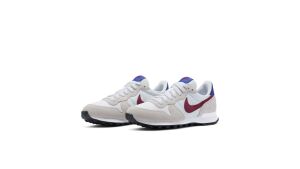 Nike WMNS Internationalist Summit White / Noble Red / Hyper Blue / Black (828407-105)