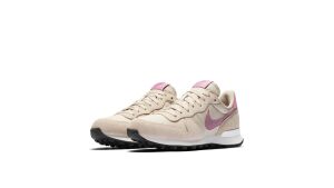 Nike WMNS Internationalist Fossil Stone / Plum Dust / Magic Flamingo (828407-214)