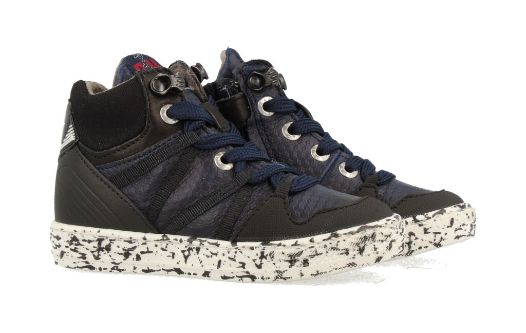 red-rag-sneaker 13355-639