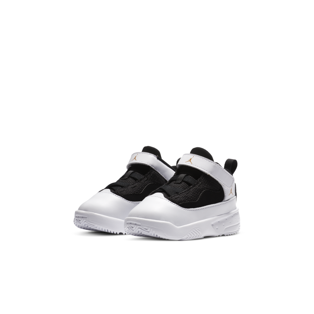 air-jordan-max-aura CN8096-107