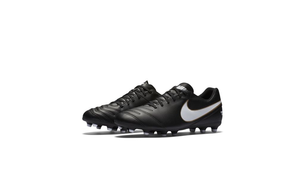Tiempo black and white Clearance