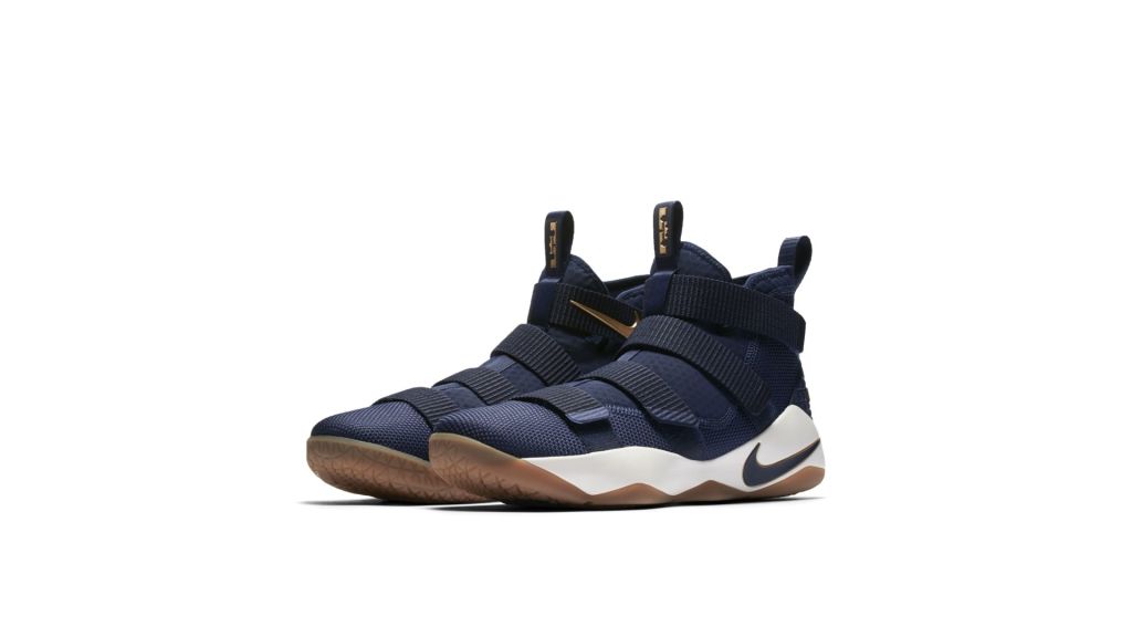 nike-lebron-soldier-11 897644-402