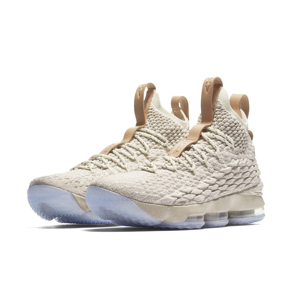 nike-lebron-15 897648-200