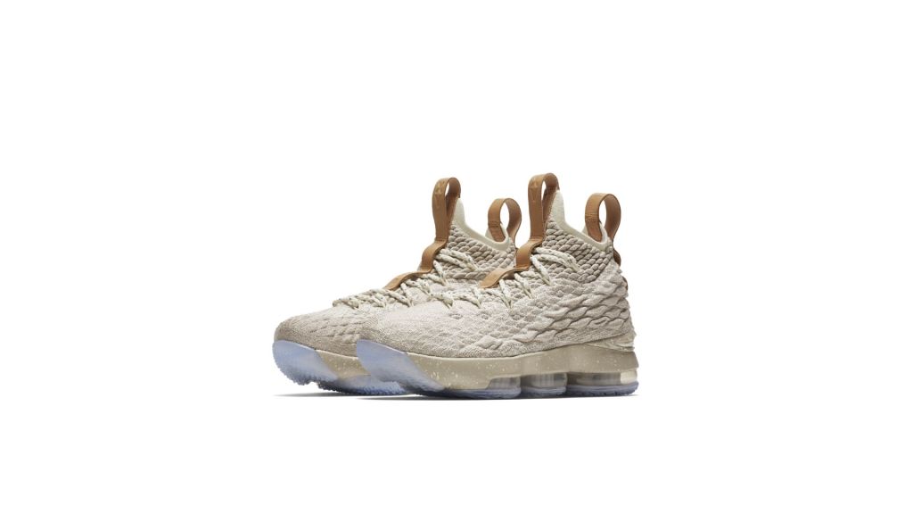 nike-lebron-15 922811-200