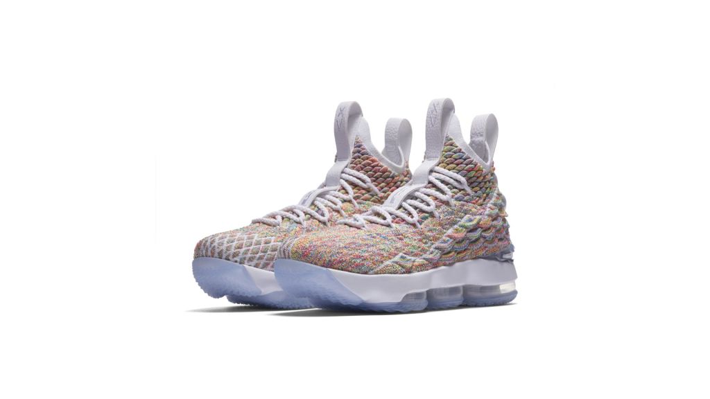 nike-lebron-15 922811-900