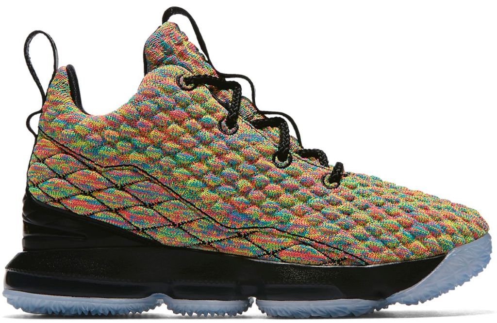 nike-lebron-15 922812-901