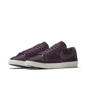 Nike BLAZER Low SE PRM PORT WINE/SPACE BLUE-LT OREWOOD BRN (AA1557-600)