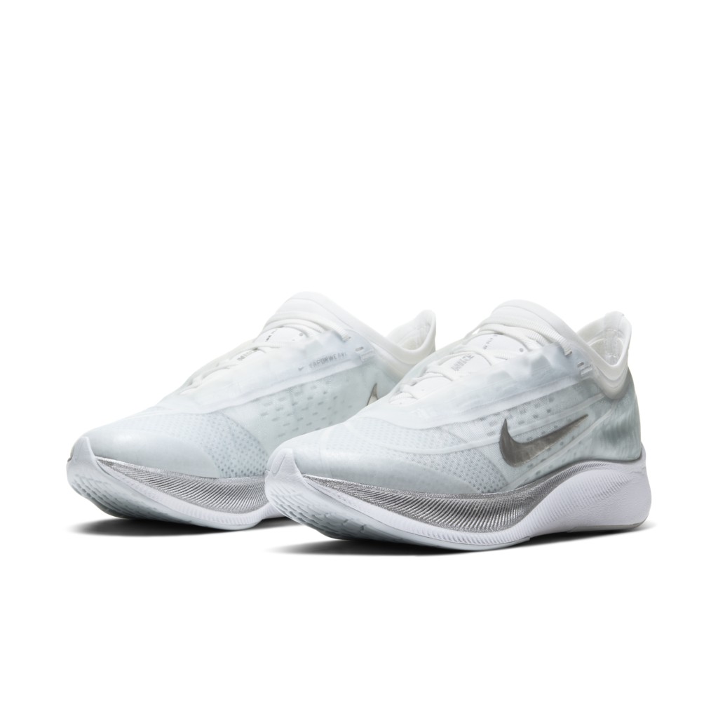 nike-zoom AT8241-002