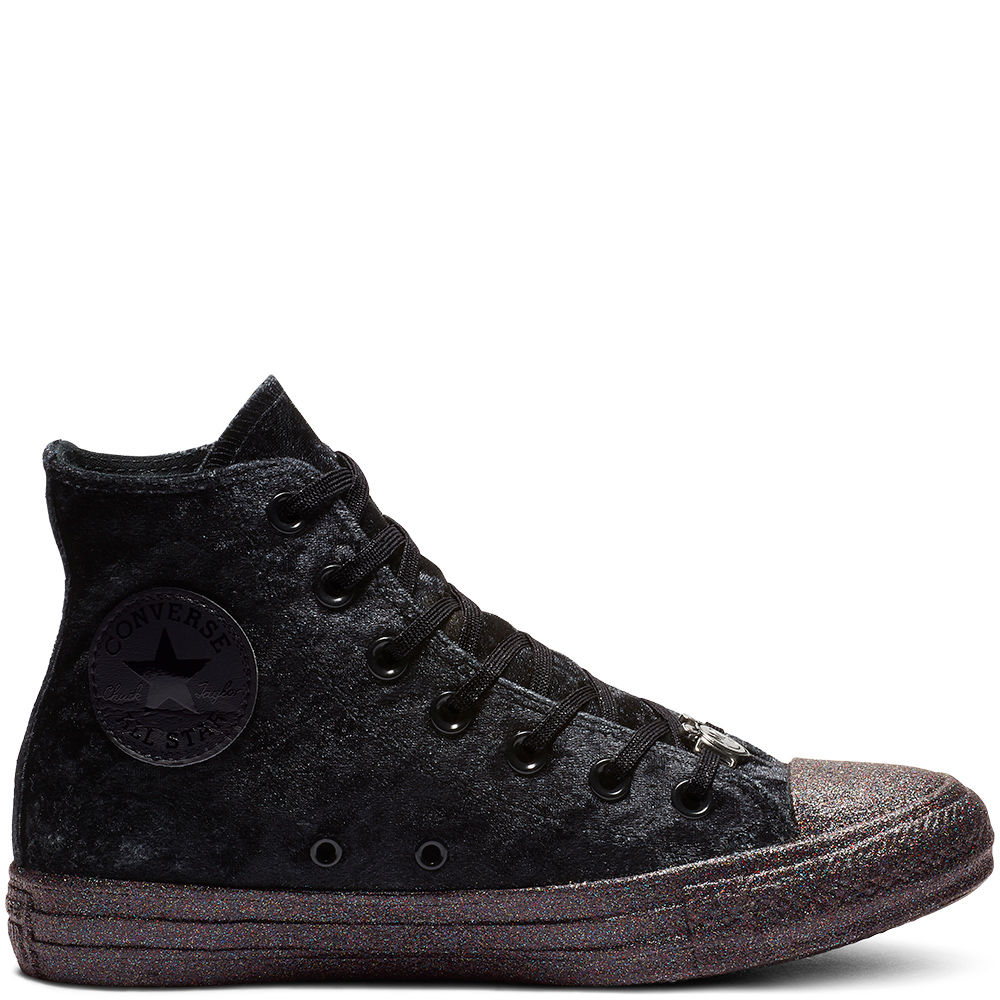 converse-chuck-taylor-all-star 563723C