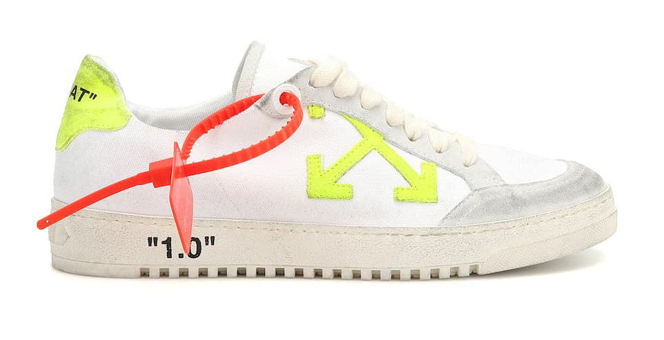 off-white-arrow P00398321
