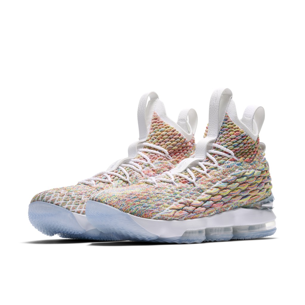 nike-lebron-15 897648-900