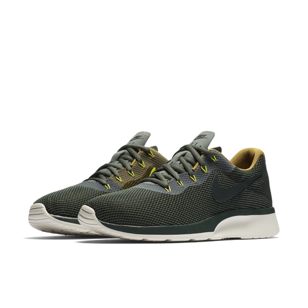 nike-tanjun 921669-300