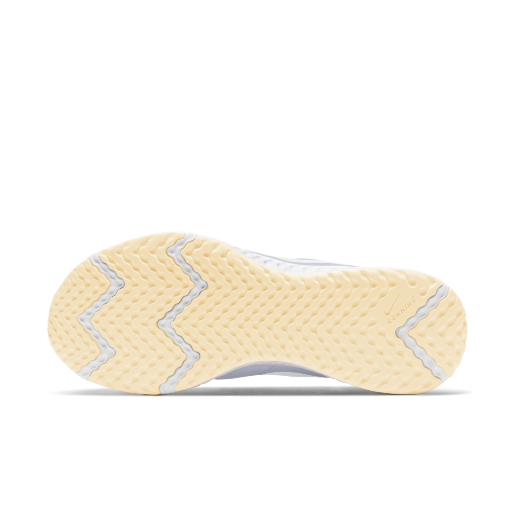 nike-revolution BQ3207-010