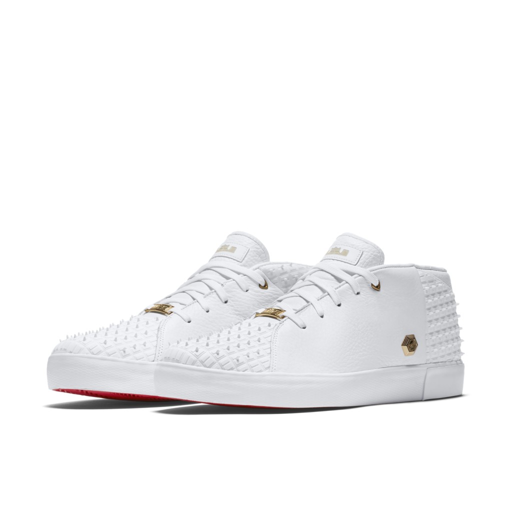 nike-lebron-13 806396-100