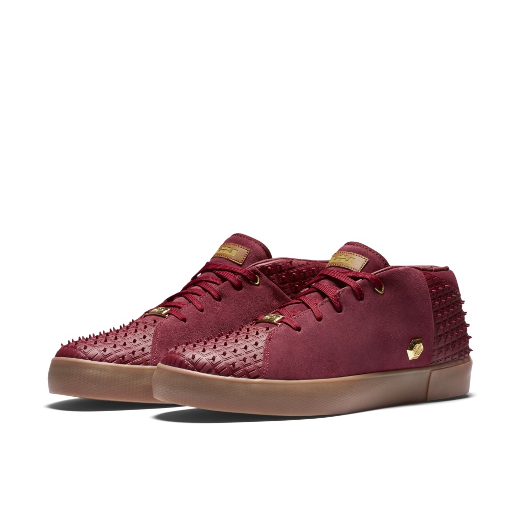 nike-lebron-13 806396-600