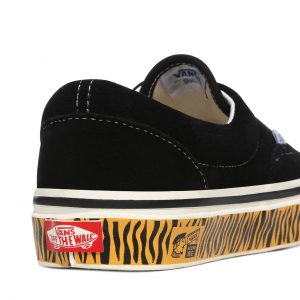 vans-style VN0A2RR11UY