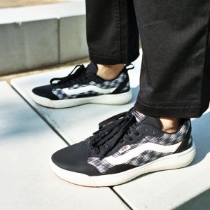 Vans UltraRange EXO ‘Blur Checker’ Black/Marshmallow (VN0A4U1KXU2)