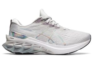ASICS Novablast 2 Platinum Glacier Grey (W) (1012B131-020)