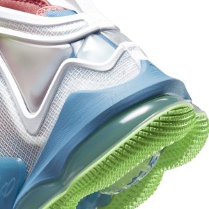 nike-lebron-19 DC9339-400