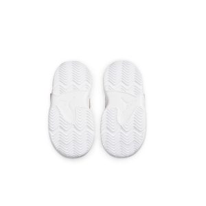 air-jordan-max-aura DA8023-102