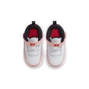 air-jordan-max-aura DA8023-102