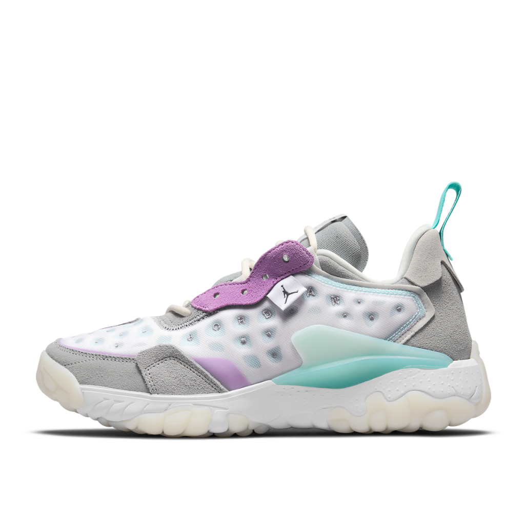 air-jordan-delta CV8121-002