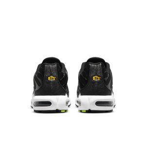 nike-air-max DJ6876-001