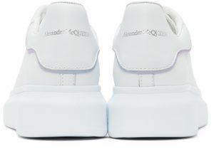 alexander-mcqueen-oversized-sneaker 687065WIAHA