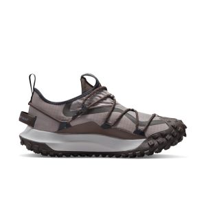nike-acg DQ1979-001