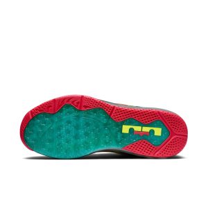 nike-lebron-11 695224-970