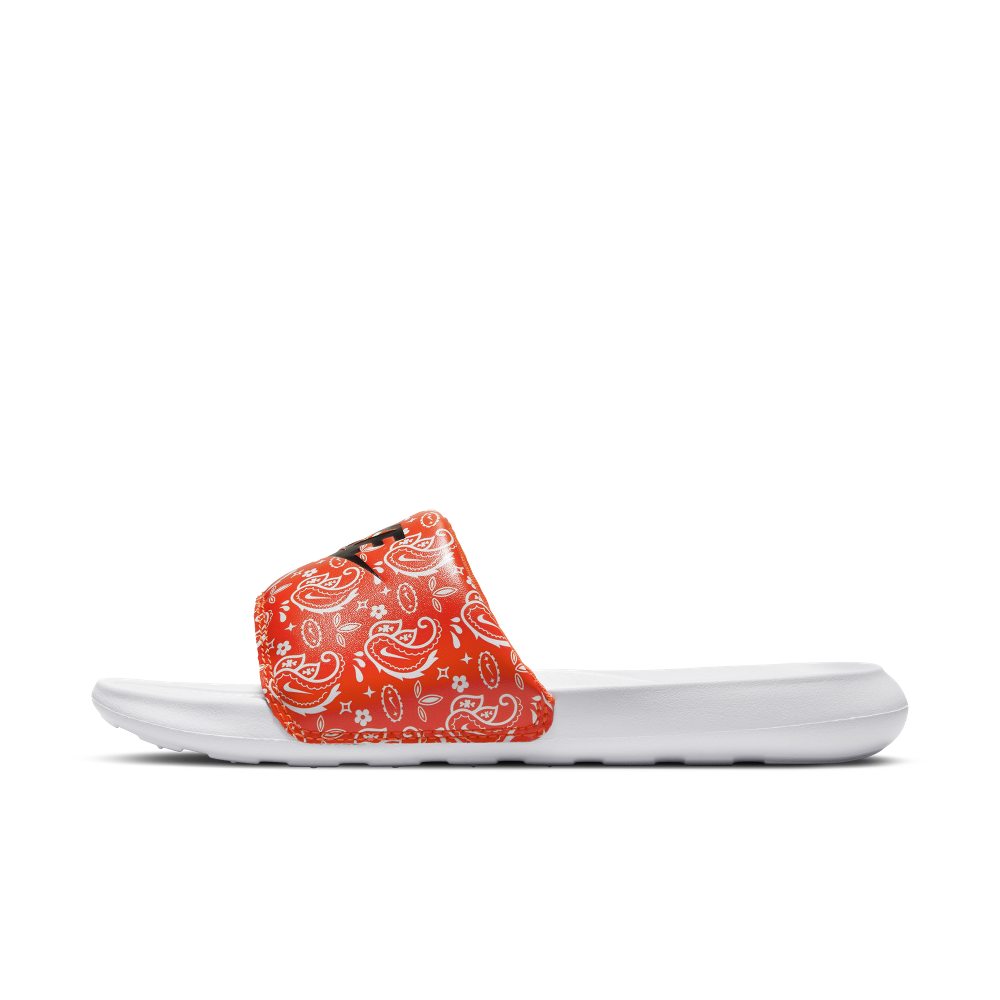 nike-victori-one CN9676-800