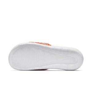 nike-victori-one CN9676-800