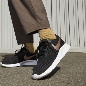 nike-tanjun DJ6257-001