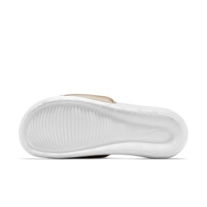 nike-victori-one CN9677-900
