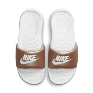 nike-victori-one CN9677-900