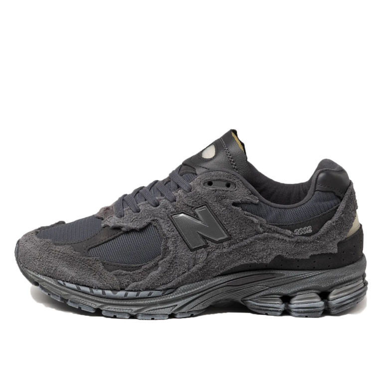 New Balance 2002R “Phantom”: schaduwmonster in totaal zwart