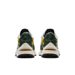 nike-vaporwaffle CV1363-700