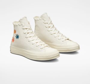 converse-chuck-taylor-all-star A04298C